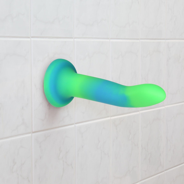 Светящийся в темноте фаллоимитатор ADDICTION Rave 8″ Glow in the Dark Dildo Blue Green, 20,3 см, ADDICTION (Канада) - IntimLand